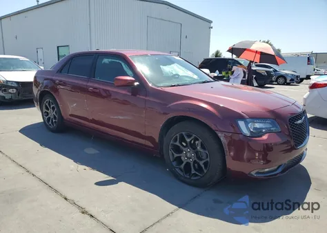 2019 Chrysler 300 S z USA, uszkodzony, nr VIN 2C3CCAGG7KH651576